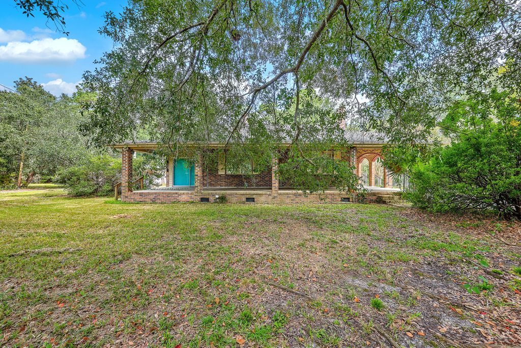 Photo of 1229 Central Avenue, Summerville, SC 29483 (MLS # 25026562)