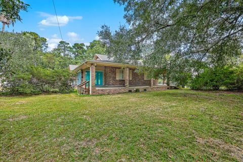 Photo of 1229 Central Avenue, Summerville, SC 29483 (MLS # 25026562) Photo of 1229 Central Avenue, Summerville, SC 29483 (MLS # 25026562)