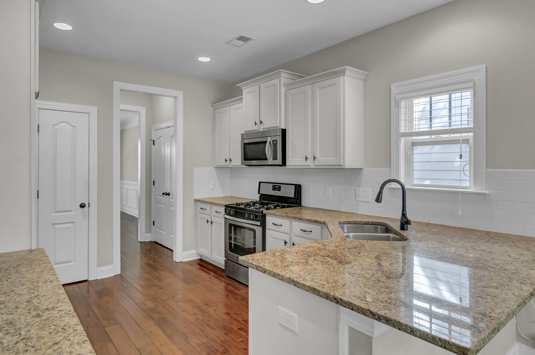 5413 Clairmont Lane