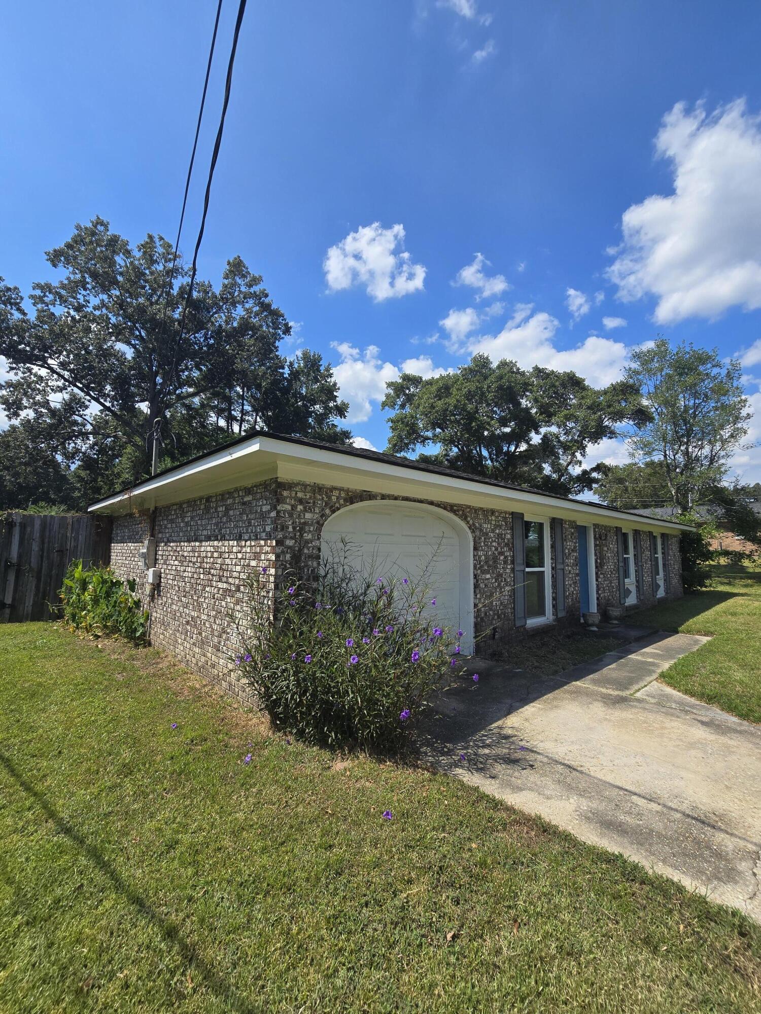 103 Sprucewood Drive