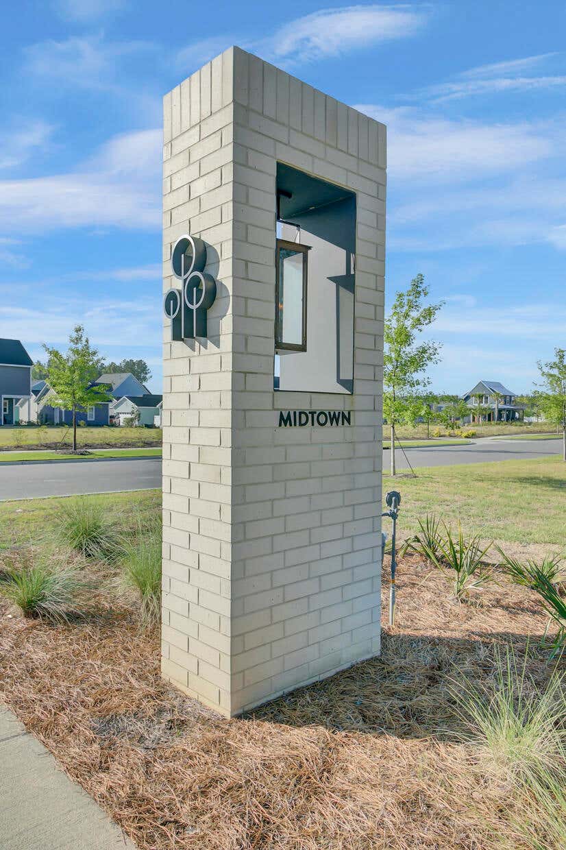 Photo of 603 Blueway Avenue, Summerville, SC 29486 (MLS # 26020947)