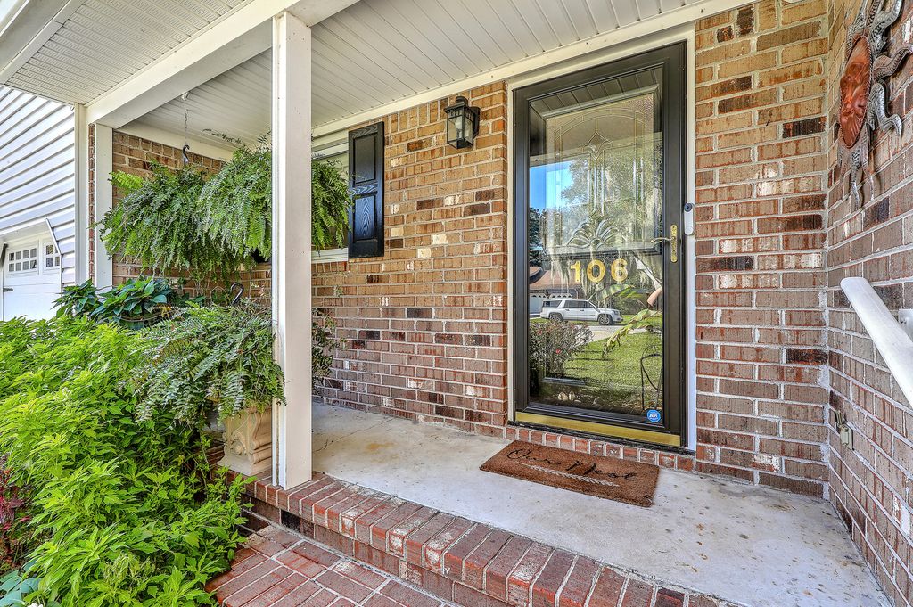 Photo of 106 Mulberry Hill Hl, Summerville, SC 29485 (MLS # 25026873)
