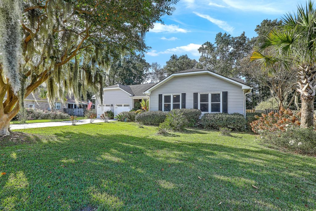 Photo of 106 Mulberry Hill Hl, Summerville, SC 29485 (MLS # 25026873)