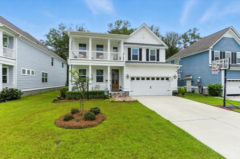 Photo of 142 Boots Branch Road, Summerville, SC 29485 (MLS # 25022171) Photo of 142 Boots Branch Road, Summerville, SC 29485 (MLS # 25022171)