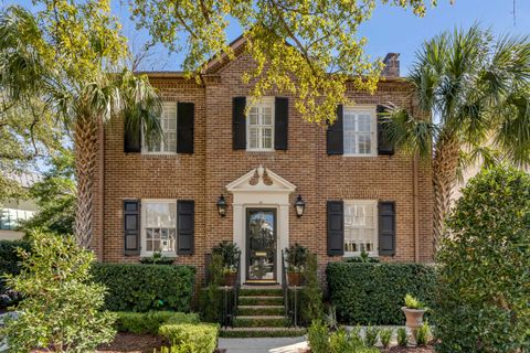 Photo of 40 New Street, Charleston, SC 29401 (MLS # 25024002) Photo of 40 New Street, Charleston, SC 29401 (MLS # 25024002)