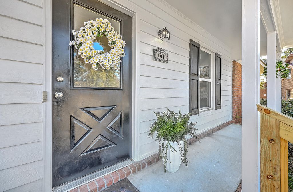 Photo of 101 Mellard Court, Goose Creek, SC 29445 (MLS # 25032363)