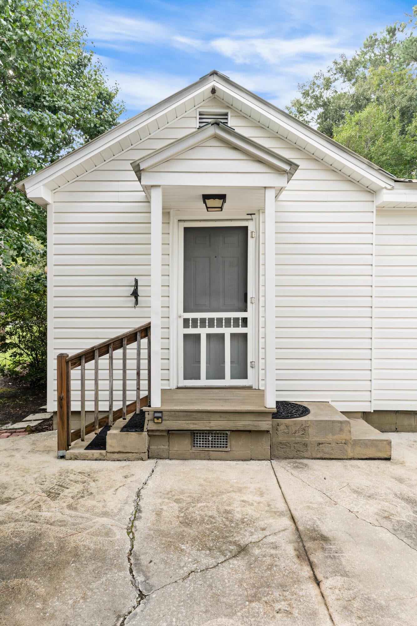 6590 Low Country Highway