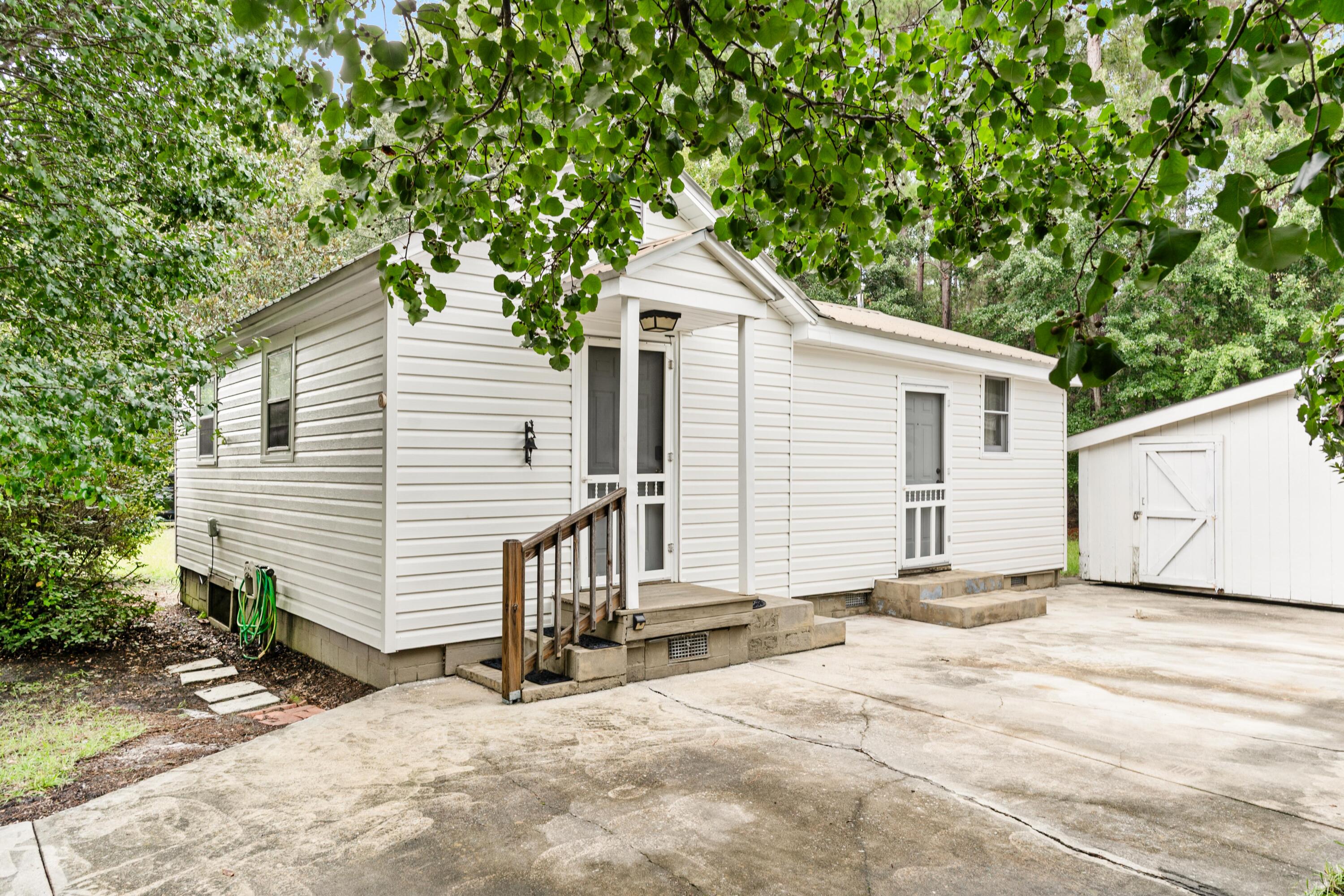 6590 Low Country Highway