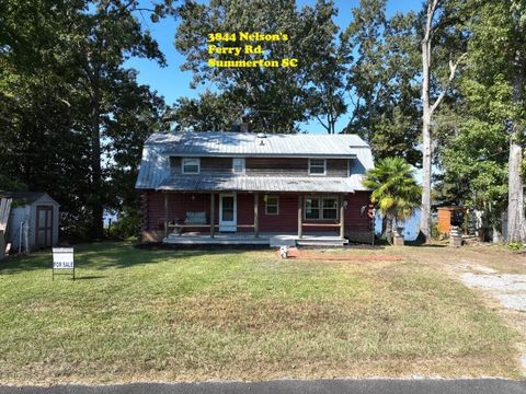 A home in Summerton