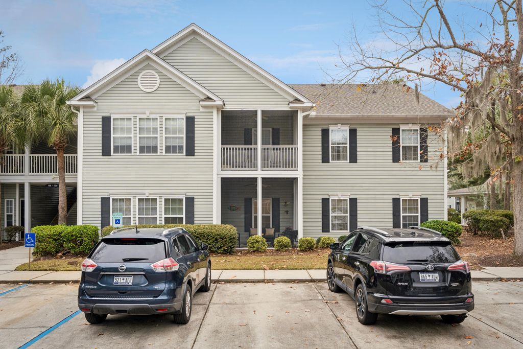 Photo of 702 E Marymont Lane, Charleston, SC 29414 (MLS # 25032076)