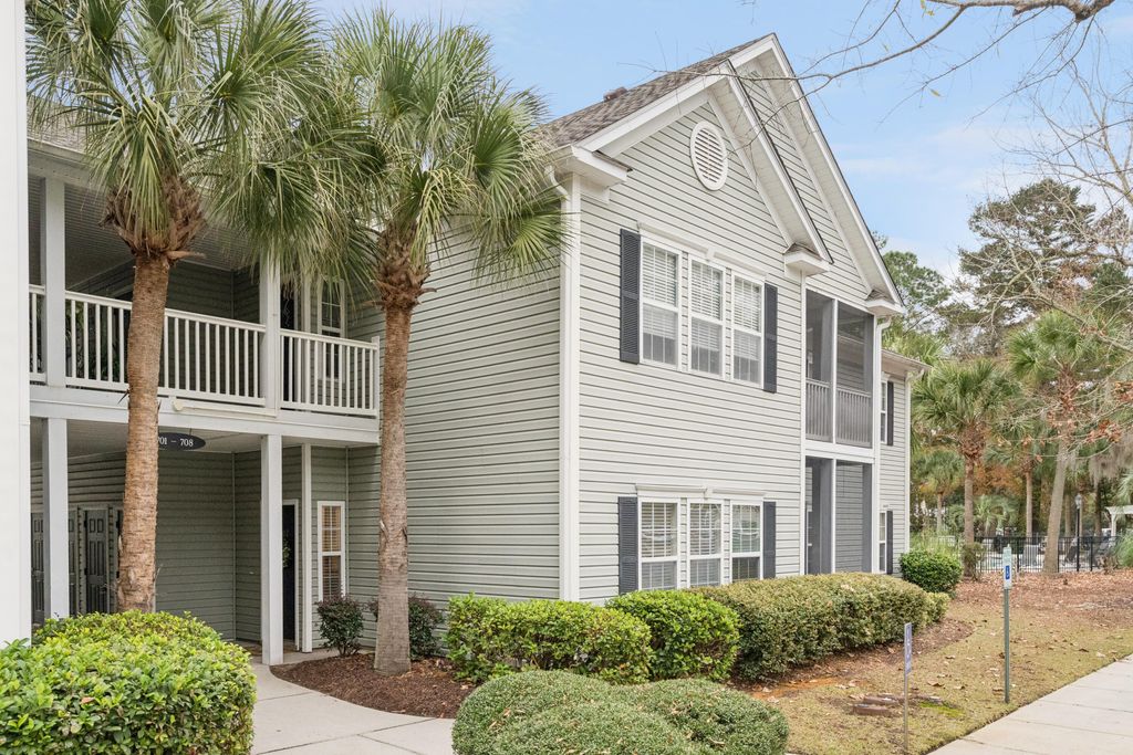 Photo of 702 E Marymont Lane, Charleston, SC 29414 (MLS # 25032076)