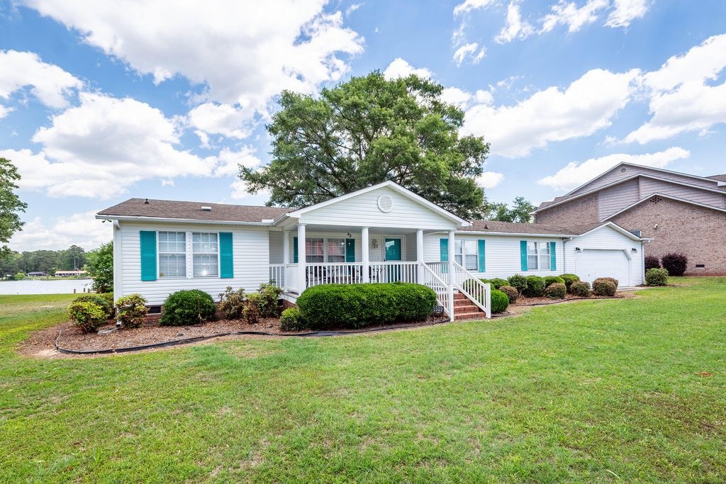 Photo of 1529 Waters Edge Drive, Summerton, SC 29148 (MLS # 26014273)
