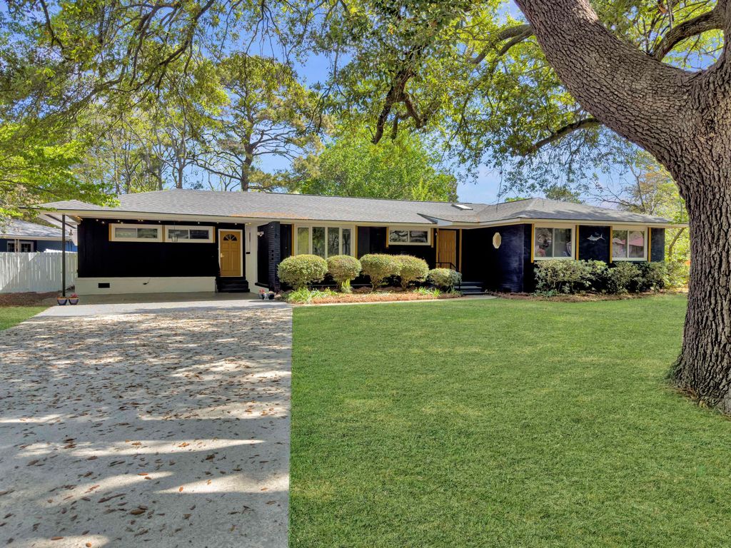 Photo of 1318 Foster Street, Charleston, SC 29407 (MLS # 26012448)
