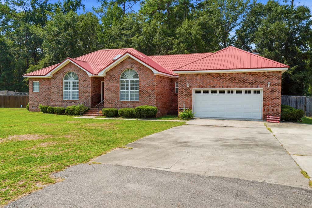 Photo of 326 Locust Street, Walterboro, SC 29488 (MLS # 26022478)
