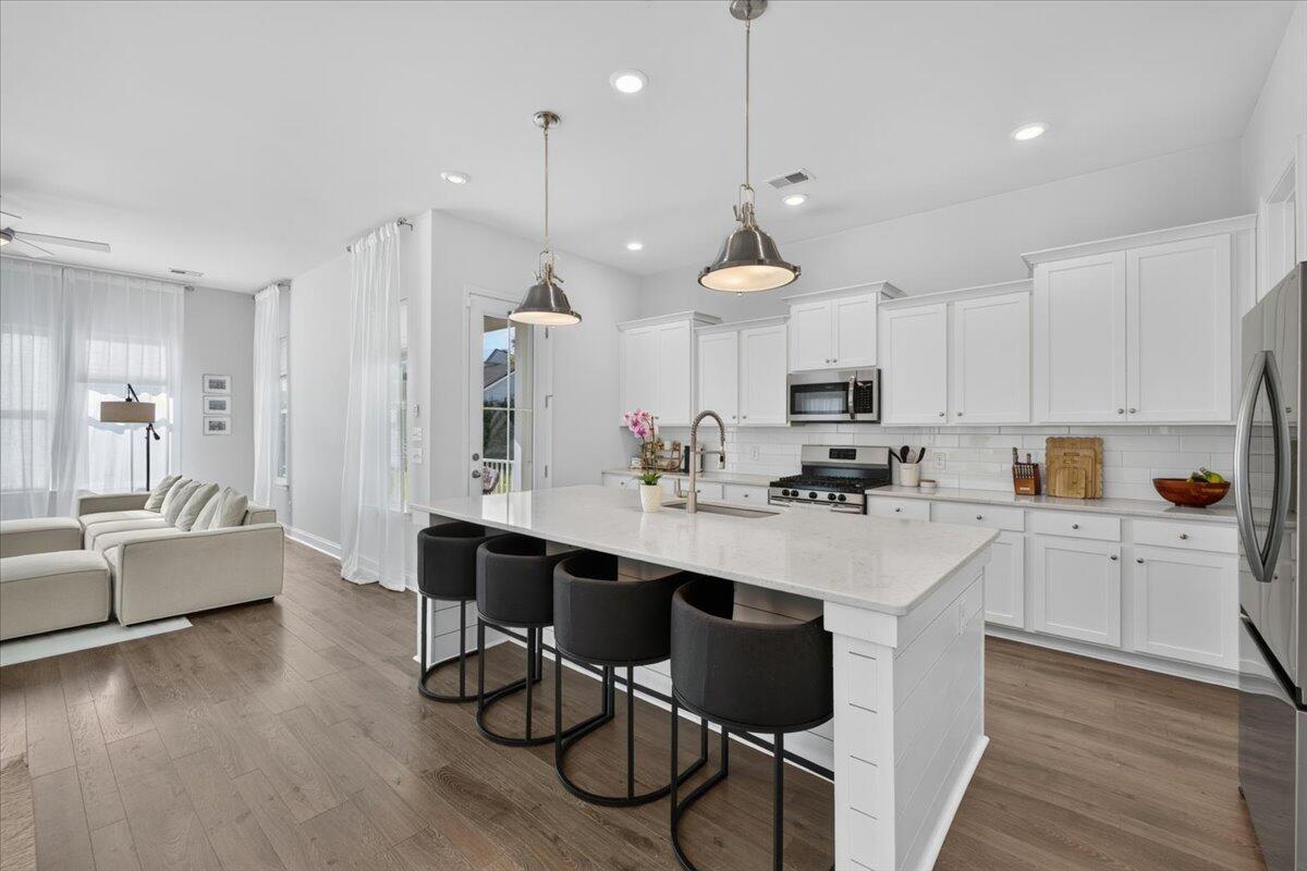 206 W Respite Lane