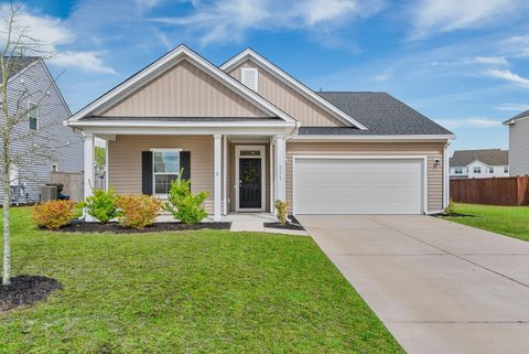 Photo of 271 Lucca Drive, Summerville, SC 29486 (MLS # 26006895)