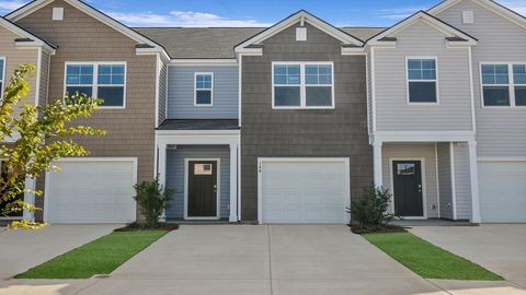 Photo of 140 Yarrow Way, Moncks Corner, SC 29461 (MLS # 25028055)