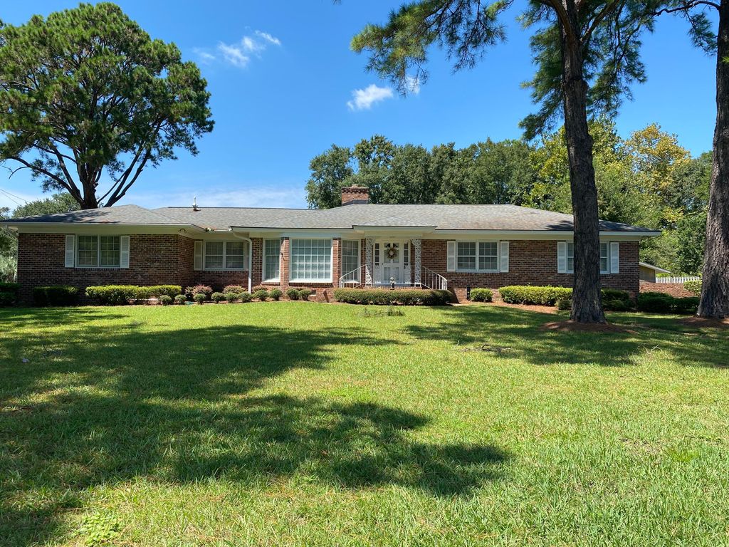 Photo of 1891 Rugby Lane, Charleston, SC 29407 (MLS # 26000001)