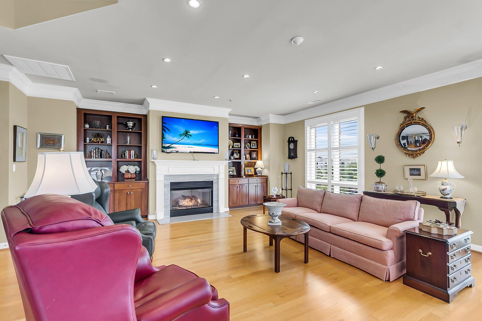 225 Seven Farms Drive 307