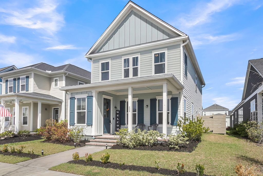 Photo of 608 Blueway Avenue, Summerville, SC 29486 (MLS # 26007725)