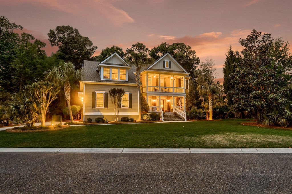 Photo of 1563 Capel Street, Mount Pleasant, SC 29466 (MLS # 26010219)