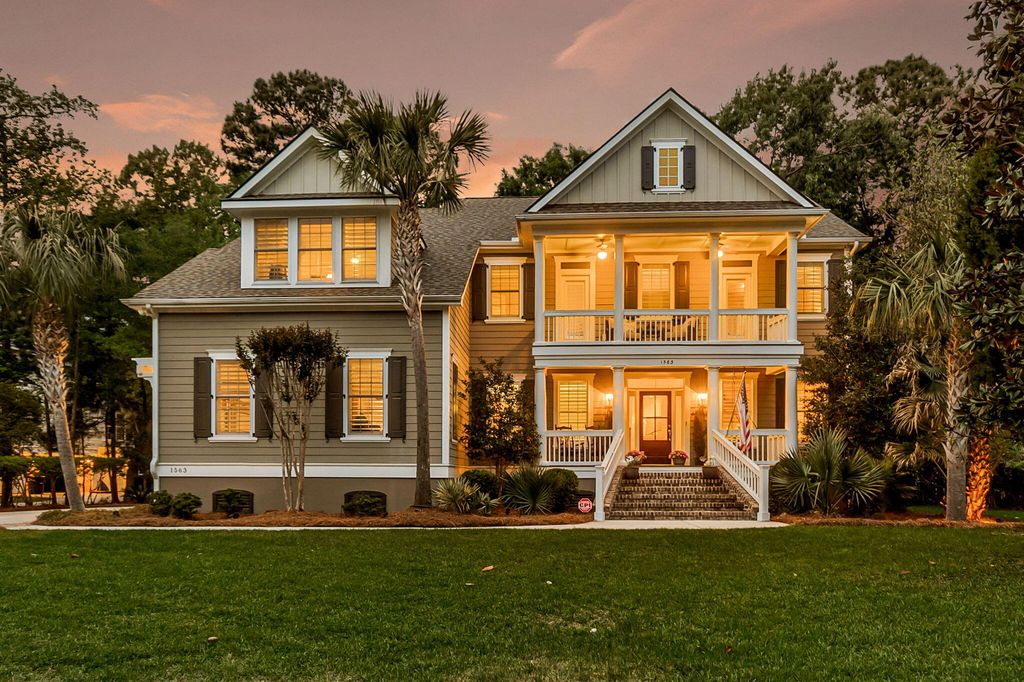 Photo of 1563 Capel Street, Mount Pleasant, SC 29466 (MLS # 26010219)