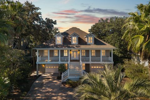 Photo of 7 Seahorse Court, Isle of Palms, SC 29451 (MLS # 25028210)