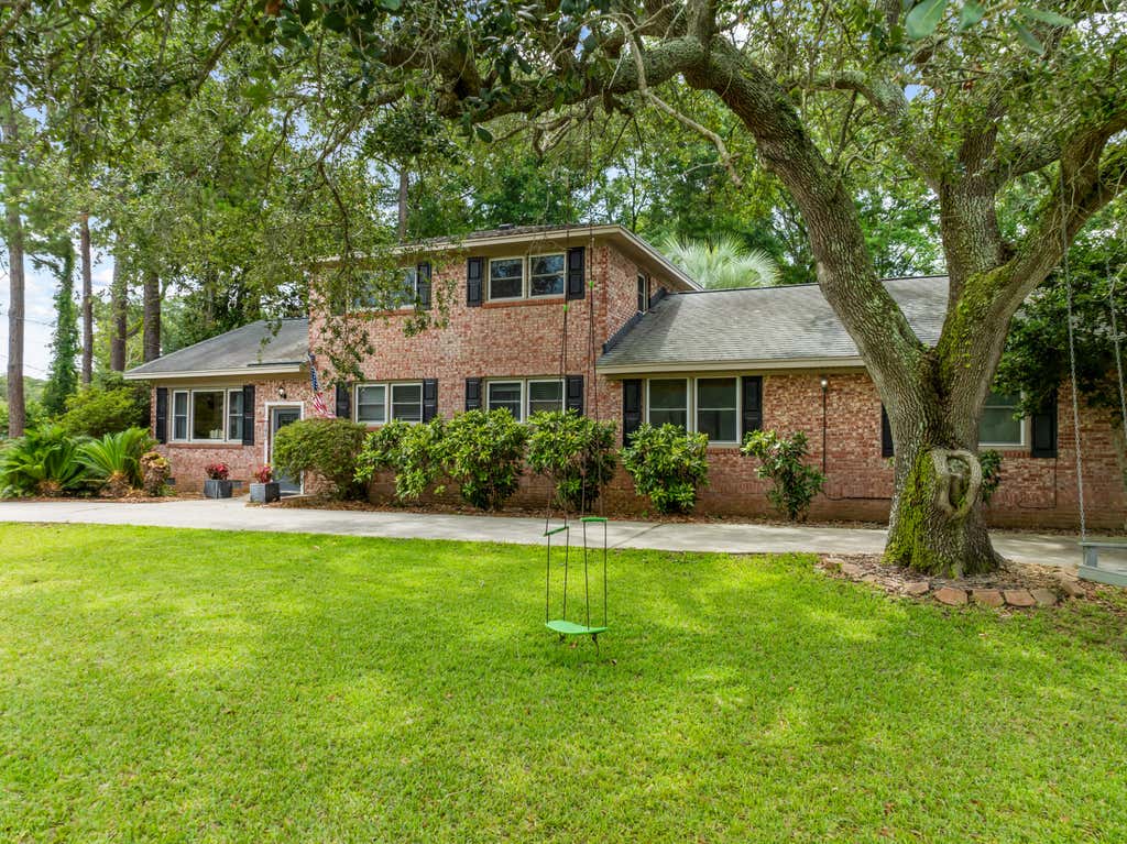 Photo of 743 Waterloo Street, Charleston, SC 29412 (MLS # 26020290)