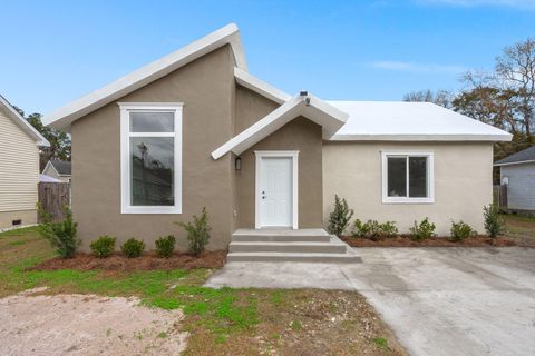 A home in North Charleston