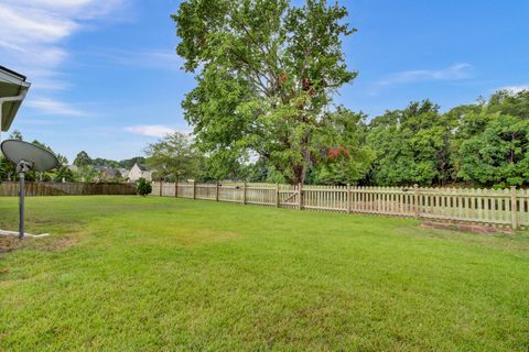 Single Family Residence in Summerville SC 111 Catbriar Court 27.jpg