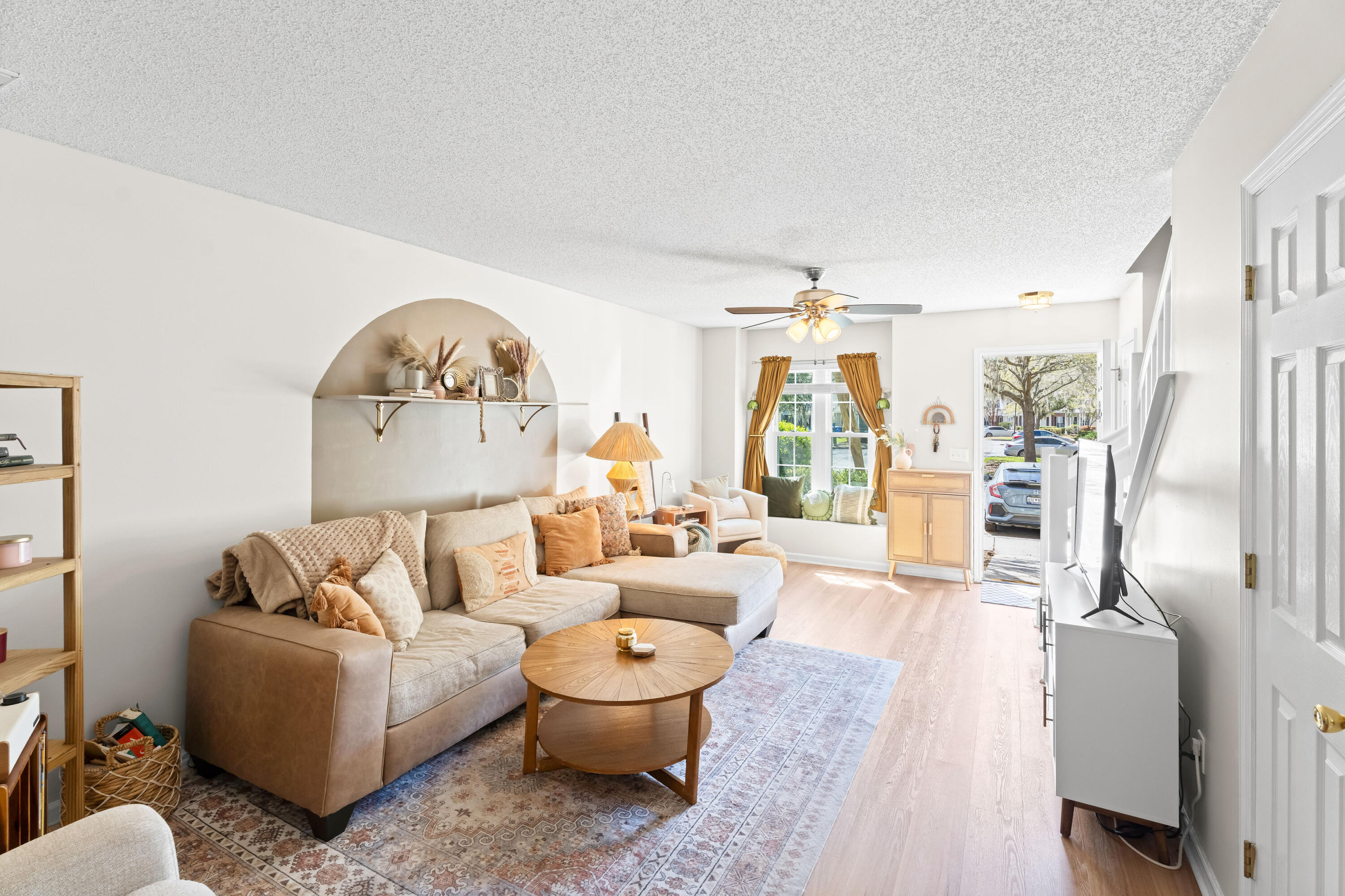 8156 Shadow Oak Drive