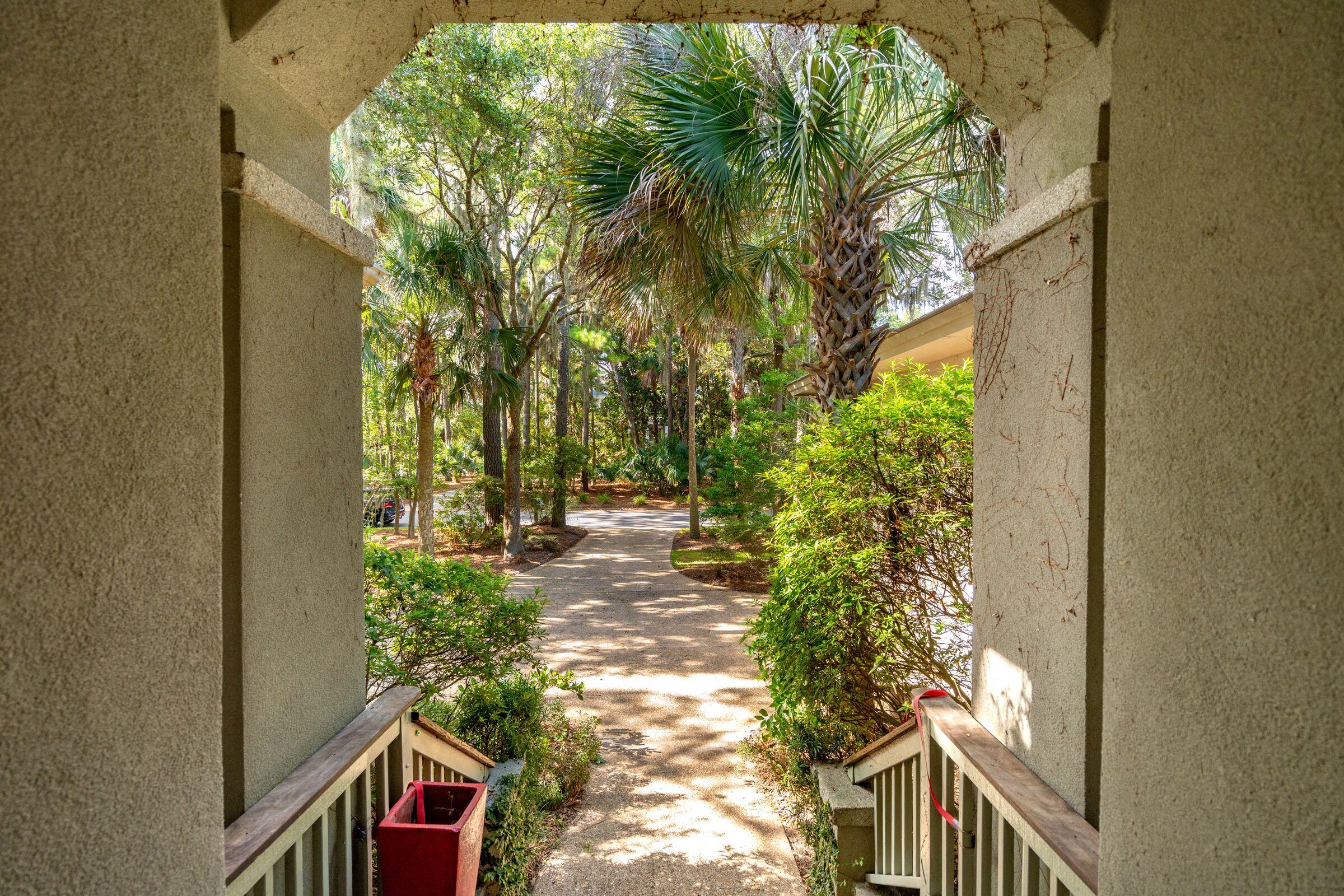 251 Glen Abbey