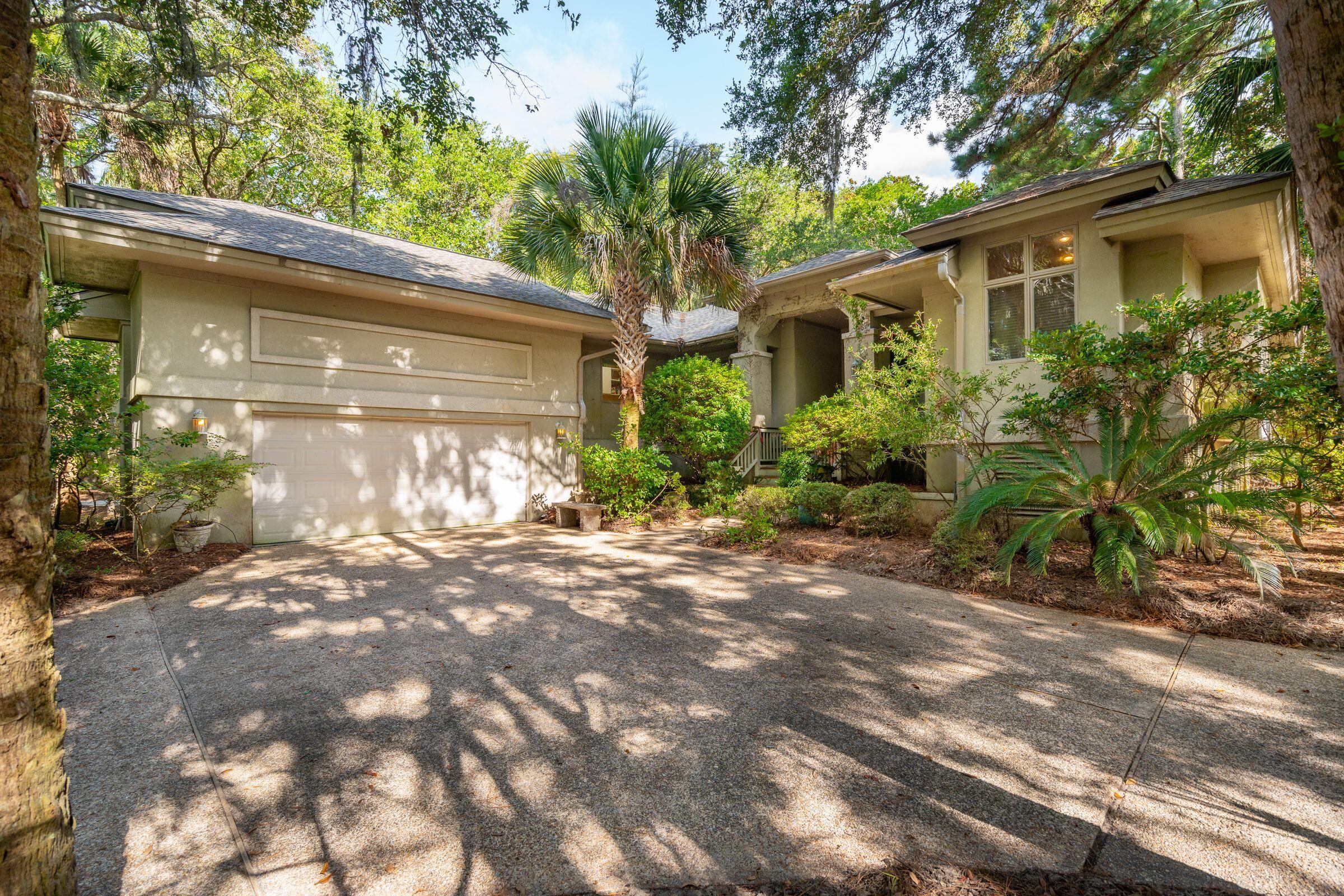 251 Glen Abbey