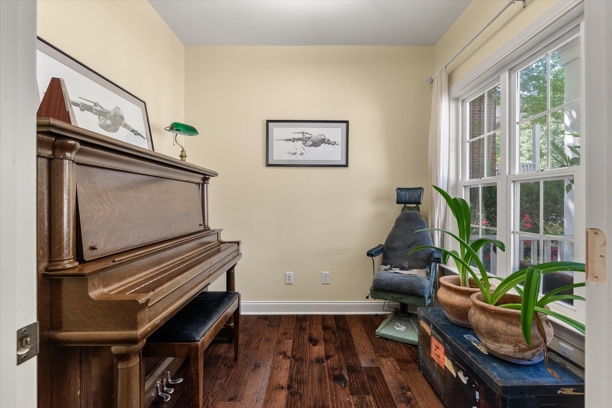 1904 Chestnut Oak Lane