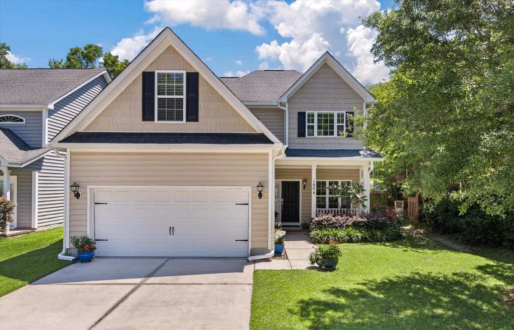 Photo of 1904 Chestnut Oak Lane, Charleston, SC 29414 (MLS # 26016349)