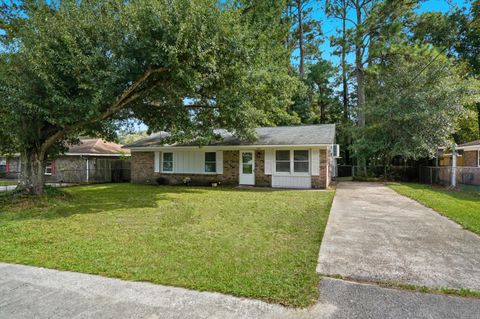 Photo of 604 Beech Hill Road, Summerville, SC 29485 (MLS # 25027539)