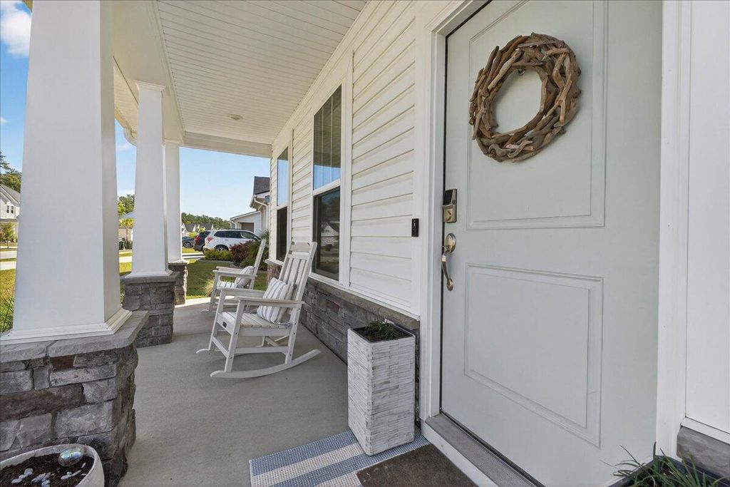 Photo of 131 Wappoo Trace Lane, Summerville, SC 29486 (MLS # 26009203)