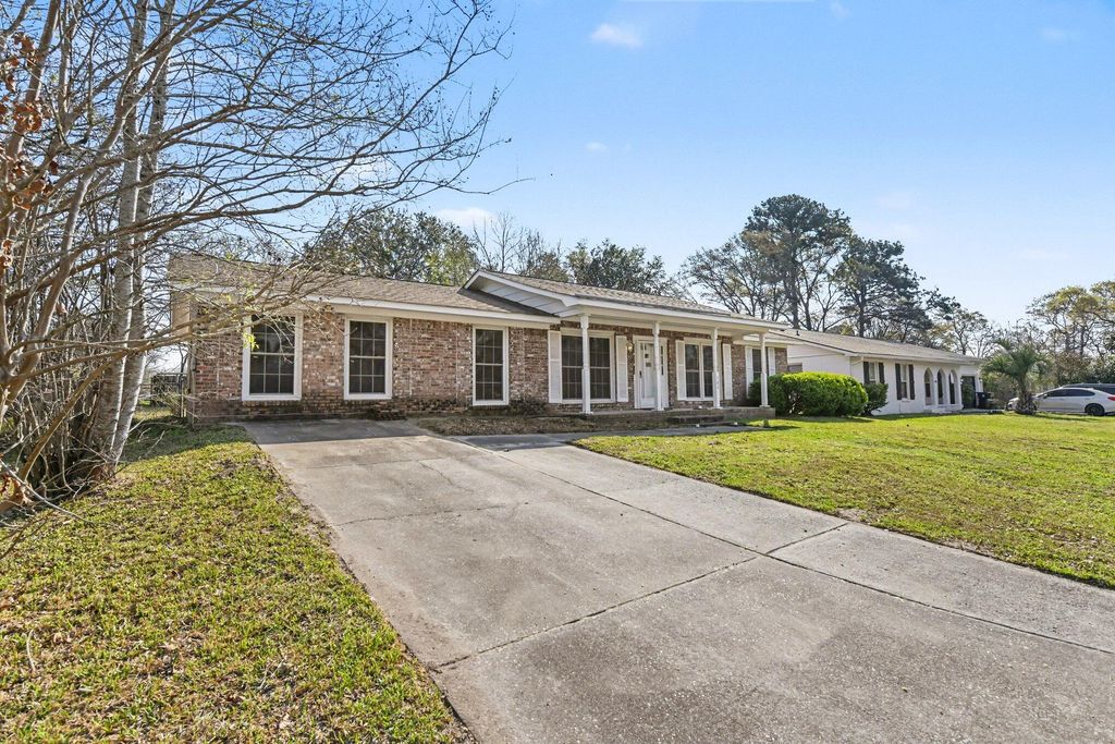 Photo of 123 Saint Marks Drive, Goose Creek, SC 29445 (MLS # 26006965)