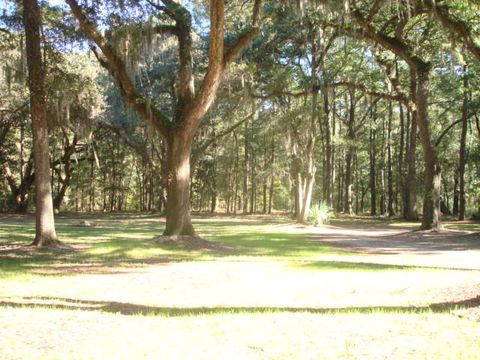 A home in Edisto Island