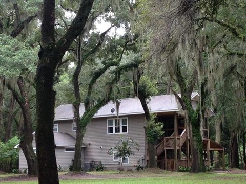 A home in Edisto Island