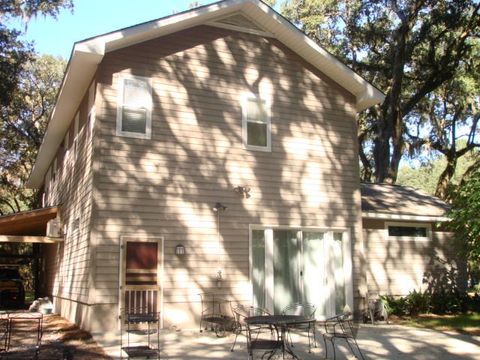 A home in Edisto Island