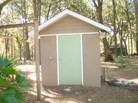 A home in Edisto Island