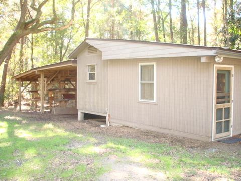 A home in Edisto Island