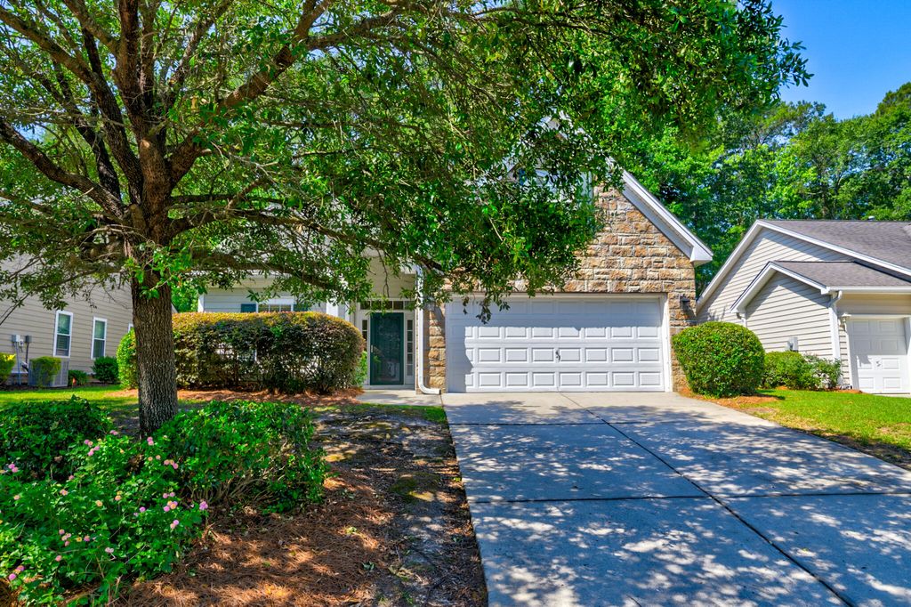 Photo of 4921 Franconia Drive, Summerville, SC 29485 (MLS # 26014276)