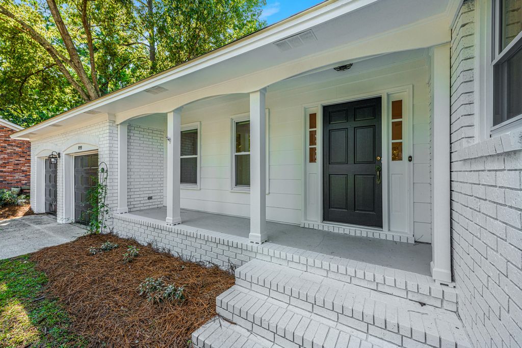 Photo of 899 Melrose Drive, Charleston, SC 29414 (MLS # 25028470)