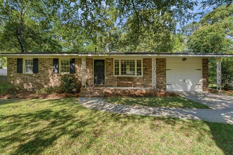 Photo of 411 Forest Circle, Summerville, SC 29483 (MLS # 26022310)