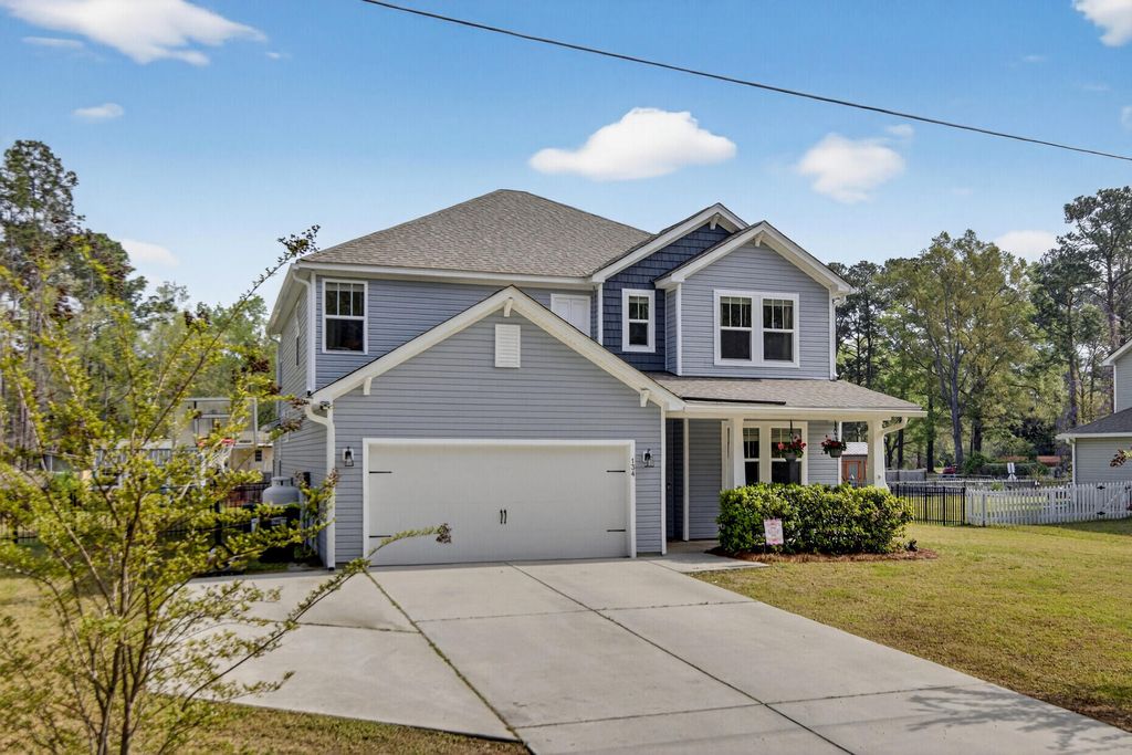 Photo of 134 Saint Germain Drive, Summerville, SC 29483 (MLS # 26008760)
