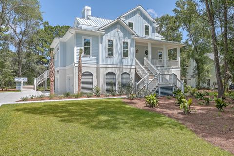 Photo of 805 Geddings Way, Mount Pleasant, SC 29464 (MLS # 26011324)
