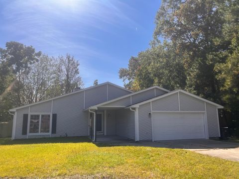 Photo of 2957 Newport Place, North Charleston, SC 29420 (MLS # 25028935)