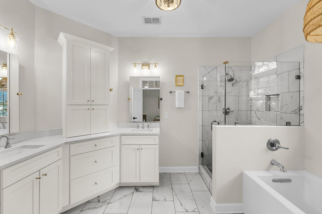 Photo of 260 Alexandra Drive, Mount Pleasant, SC 29464 (MLS # 26002068)